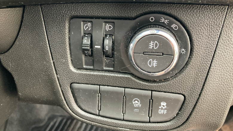 Vauxhall Viva 1.0 [73] SE 5dr [A/C] Petrol Hatchback